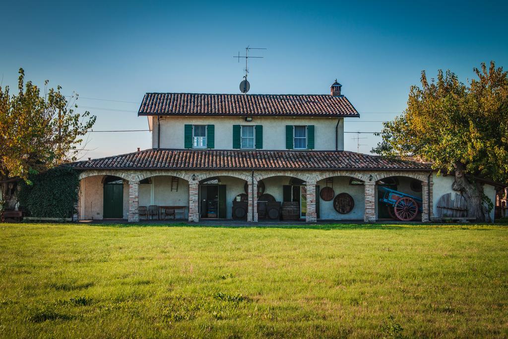 La Fattoria Guest House ซานตาคันเจโล ดิ โรมาญญา ภายนอก รูปภาพ